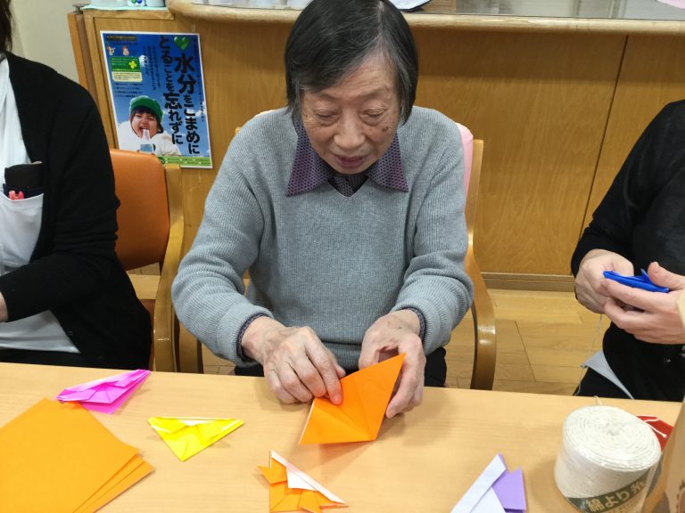 趣味活動！読書や塗り絵！！ ～私の趣味は寝ることです（アップ主）～ | 新潟のデイサービス・在宅介護サービス 株式会社はあとふるあたご