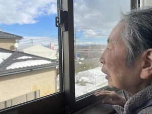 「わぁ、雪だ。寒そうだね。」グループホームてらお