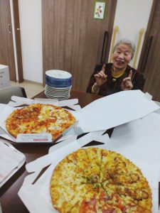 たまにはピザパーティ🍕🍕　グループホームてらお