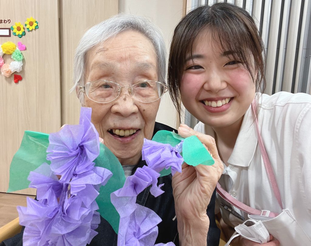 藤の花と一緒に(^^♪　看多機てらお