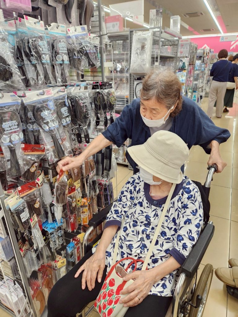 ダイソーへお買い物