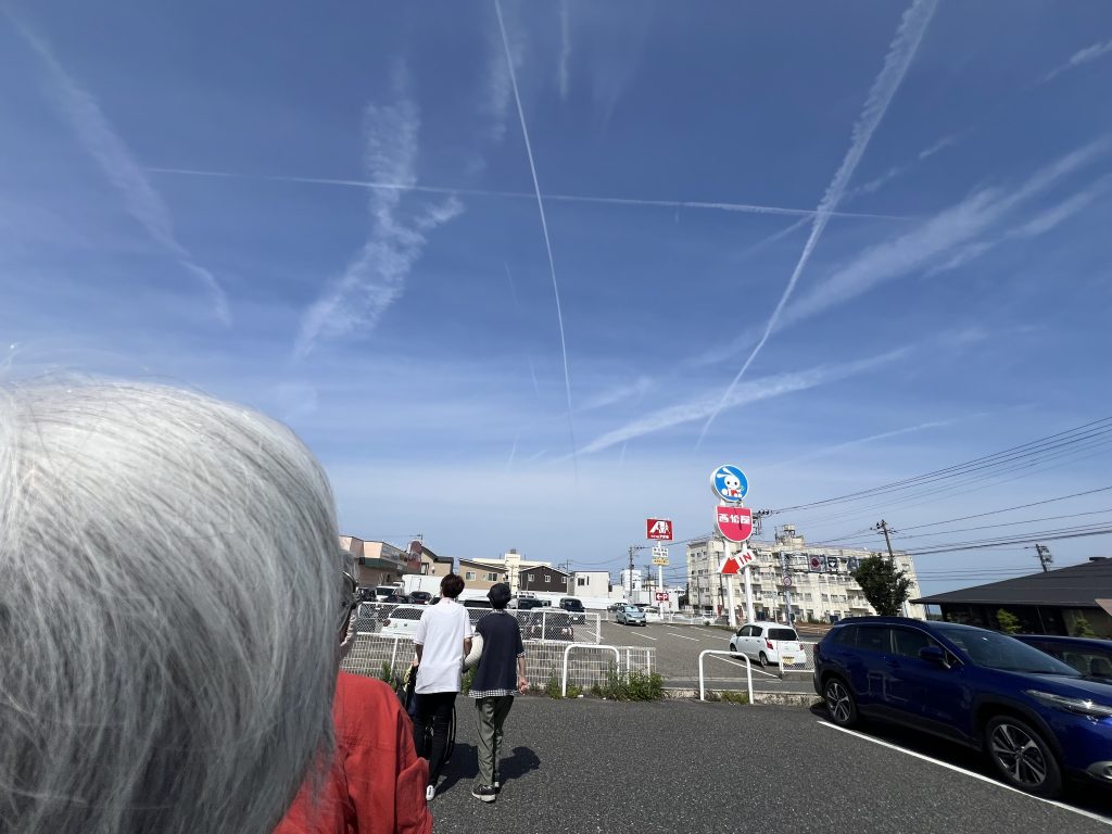 飛行機雲🛫 看多機てらお