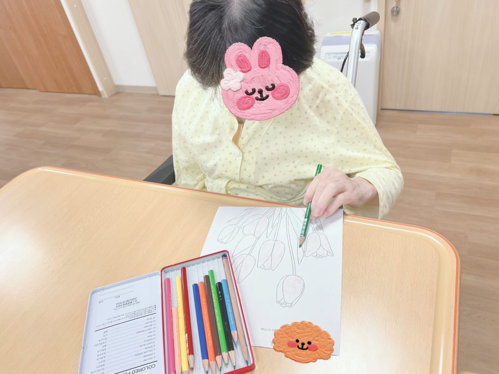 チューリップの色塗り💕看多機てらお