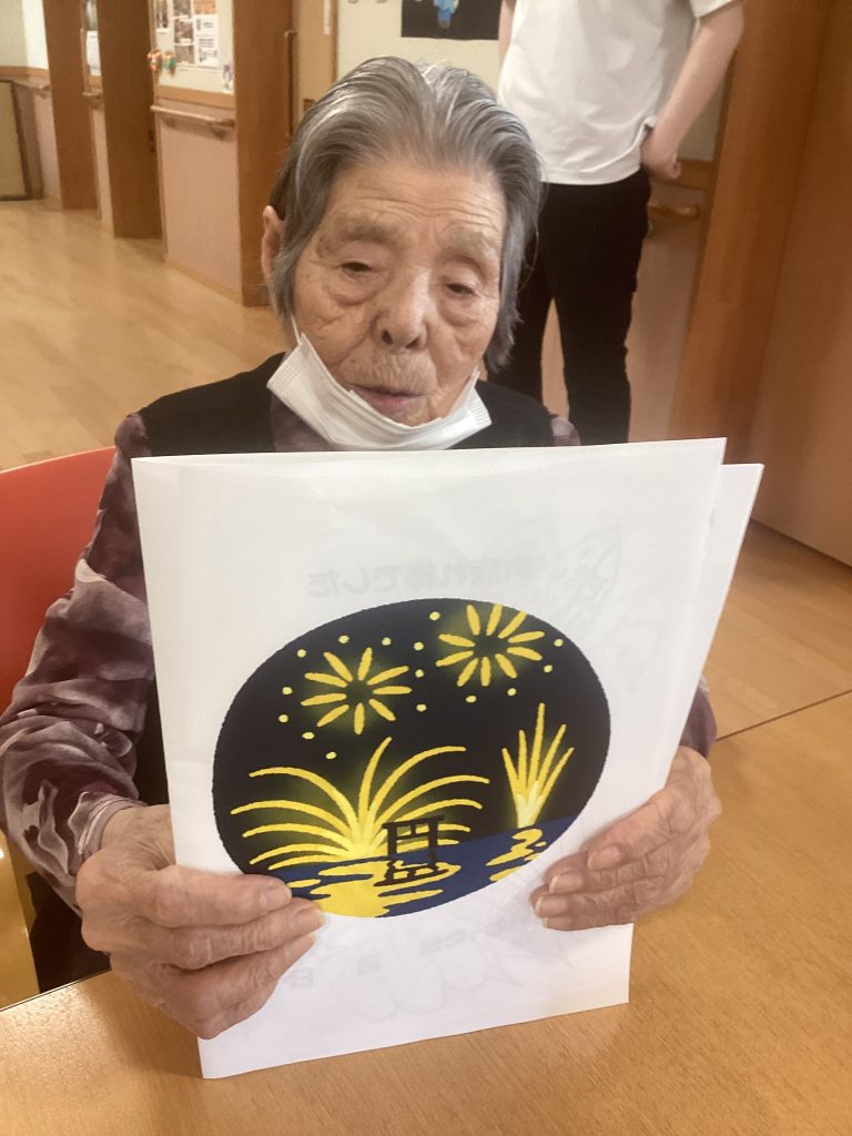背後に忍び寄る者😎