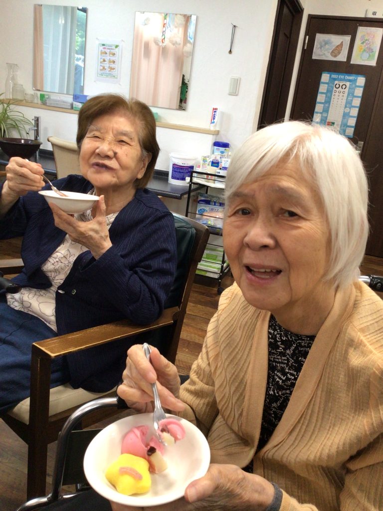 前日のおやつは🩷