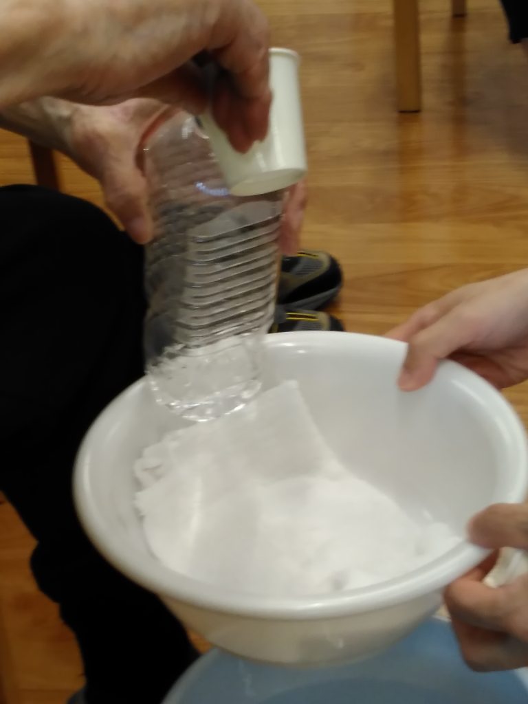 水汲みゲーム❗