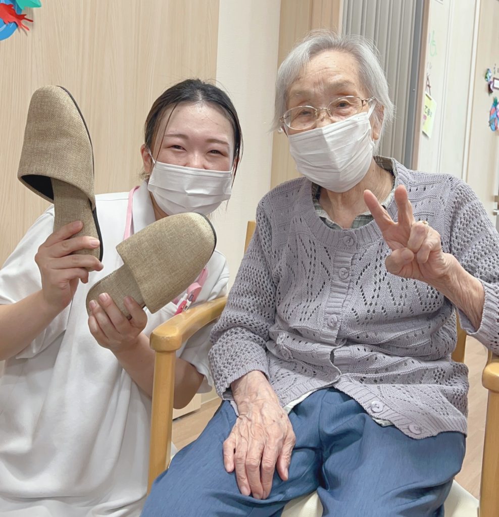 スリッパとスリーショット!📸✨ 看多機てらお