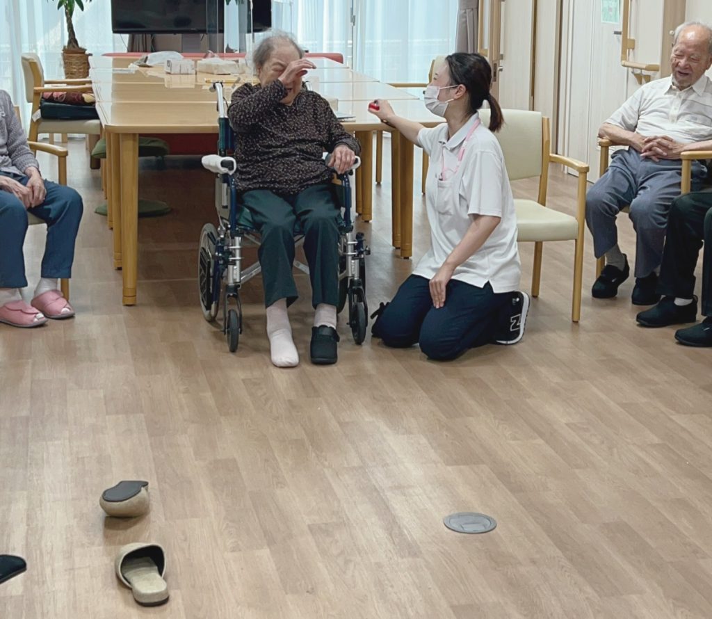 スリッパ飛ばし大会! 看多機てらお
