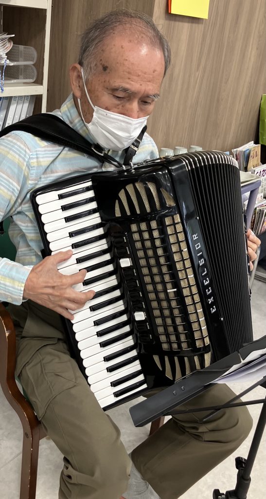 アコーディオンの音色🎶上木戸デイ