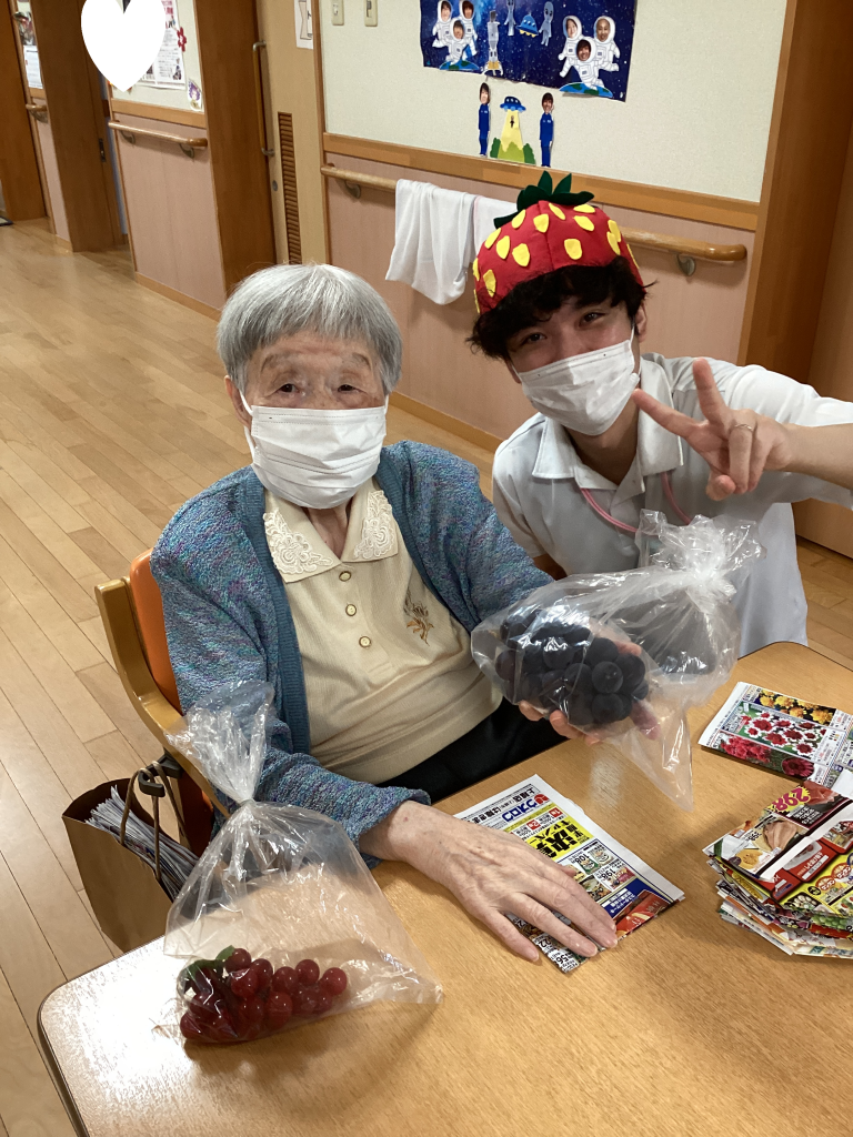 ホンモノのぶどうは美味しくいただきました🍴