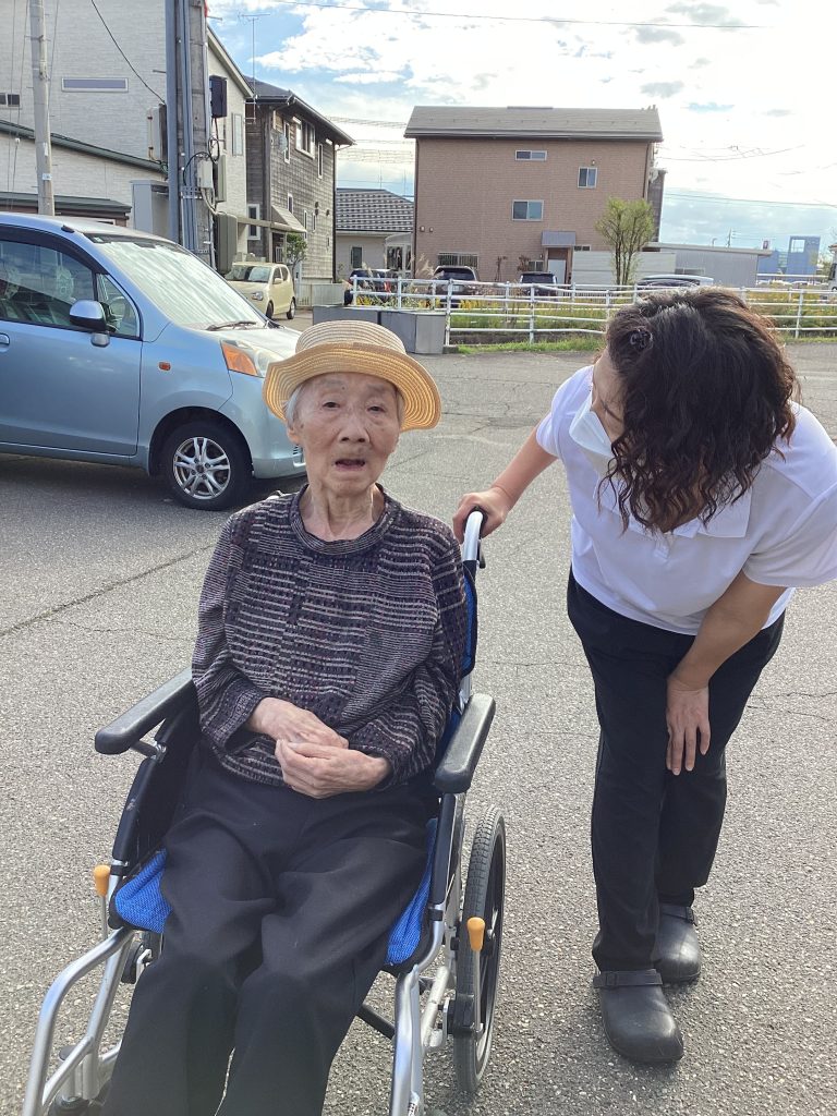 お散歩🚶🚶‍♂️🚶‍♀️