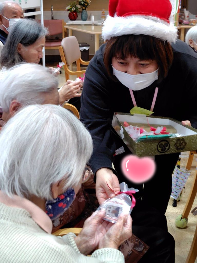 慶寿苑サンタからの…プレゼント🎁