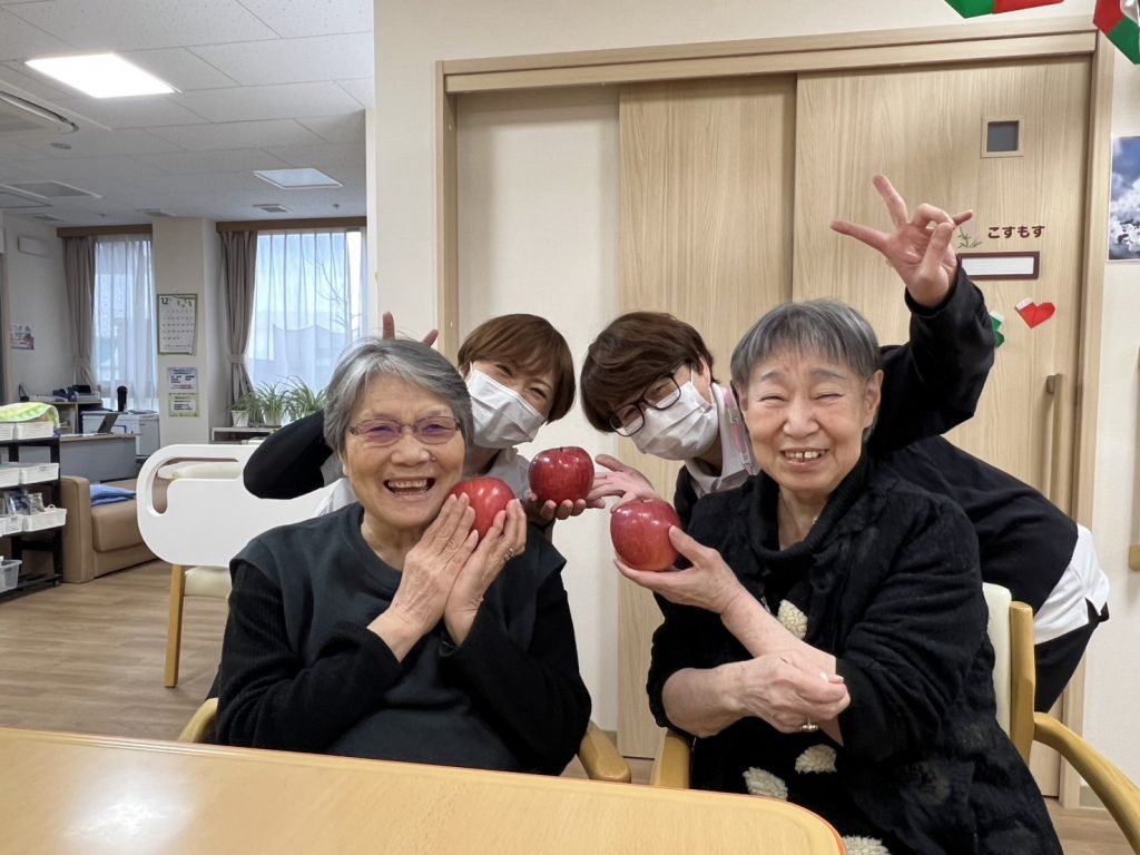 ぴかぴかのりんご！看多機てらお