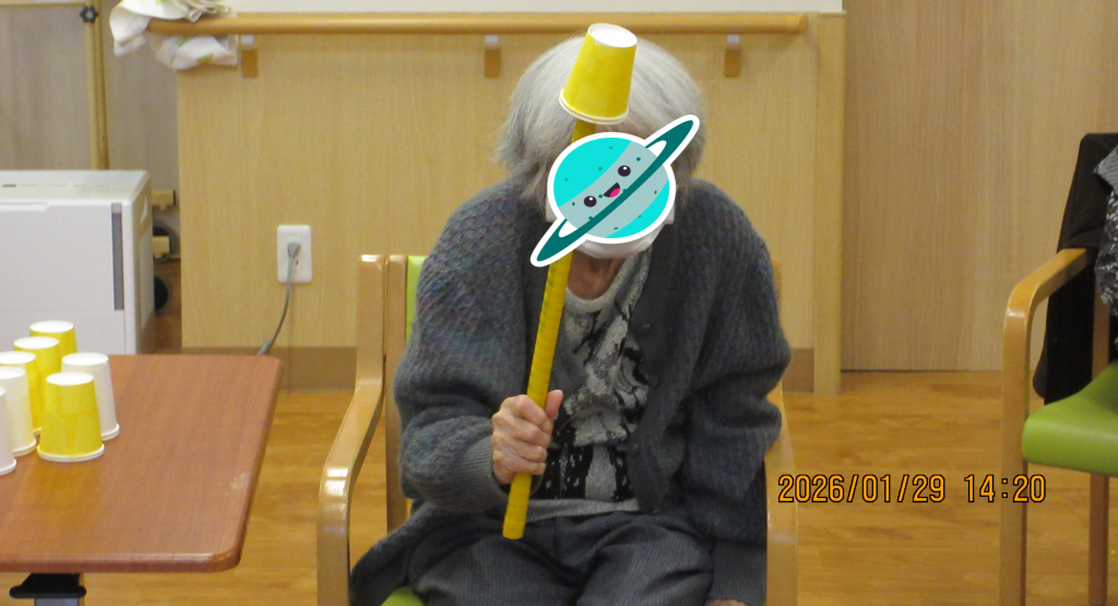 紙コップ投げ大会❢