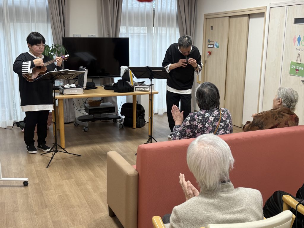 冬のオカリナ演奏　看多機てらお