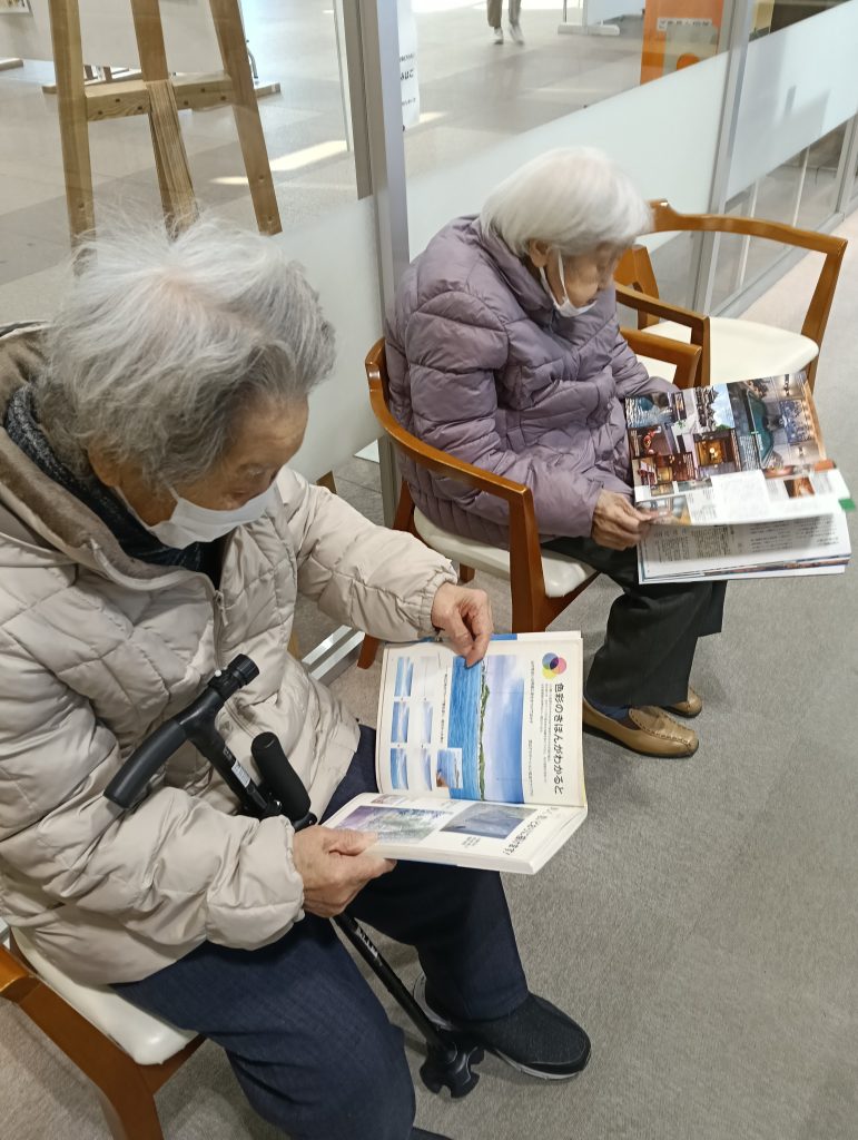 新潟県立図書館へ✨